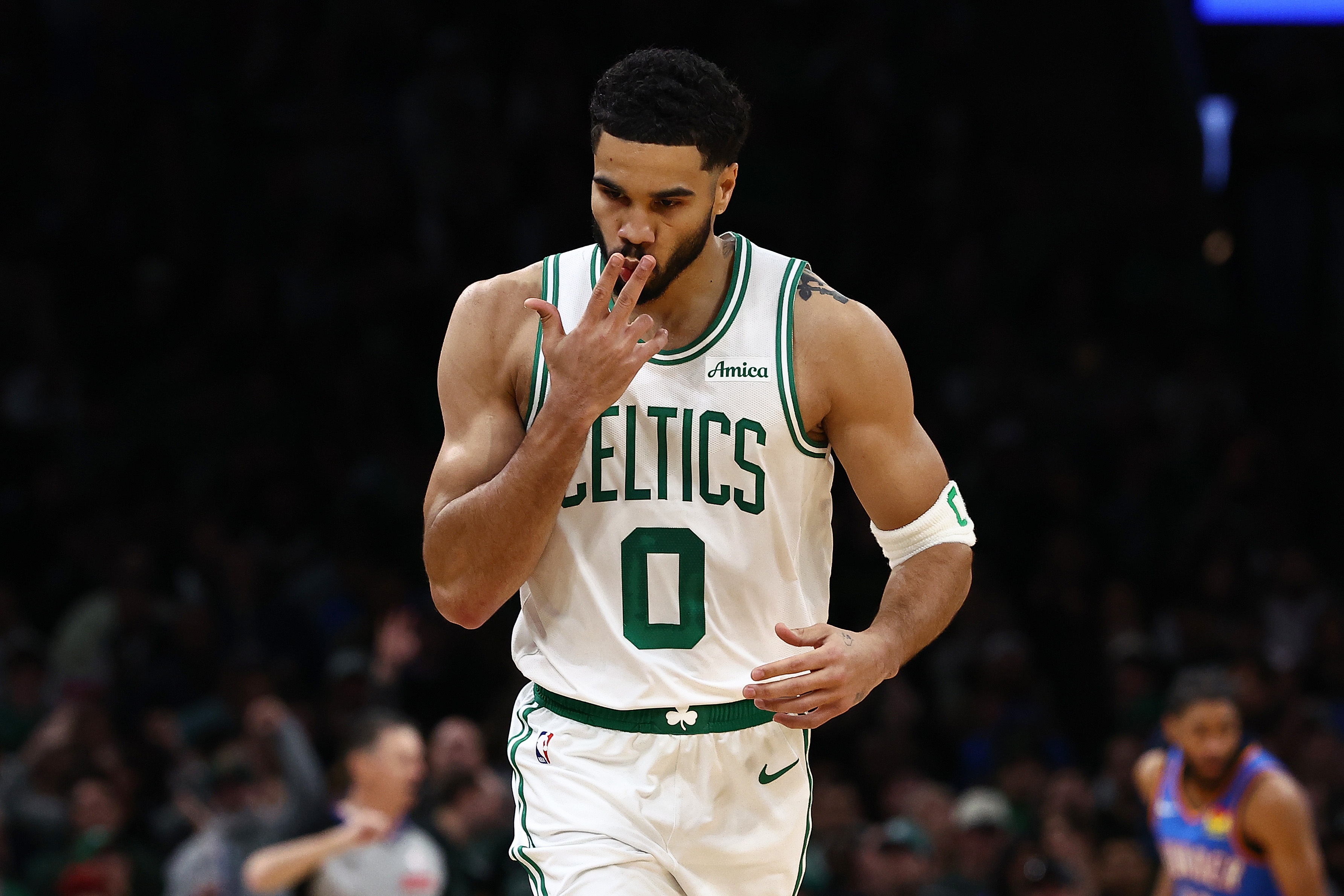 乐鱼APP-能攻善传！塔图姆15中7拿到23分13板7助3断 正负值+13